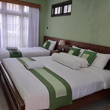 Griya Jene Homestay Syariah Ngabean Экстерьер фото