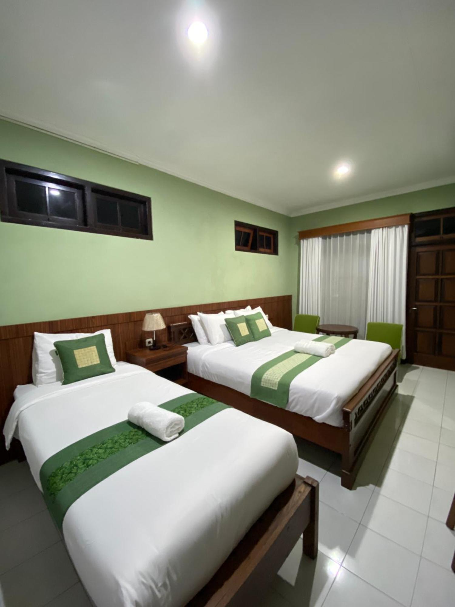 Griya Jene Homestay Syariah Ngabean Экстерьер фото